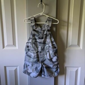 OSHKOSH CAMO OVERALLS 3T